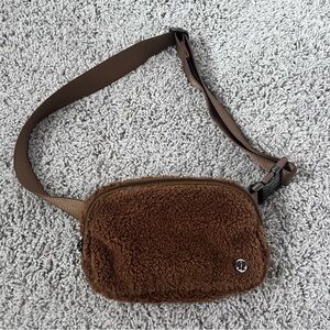 NWOT Sherpa Lululemon Belt Bag
